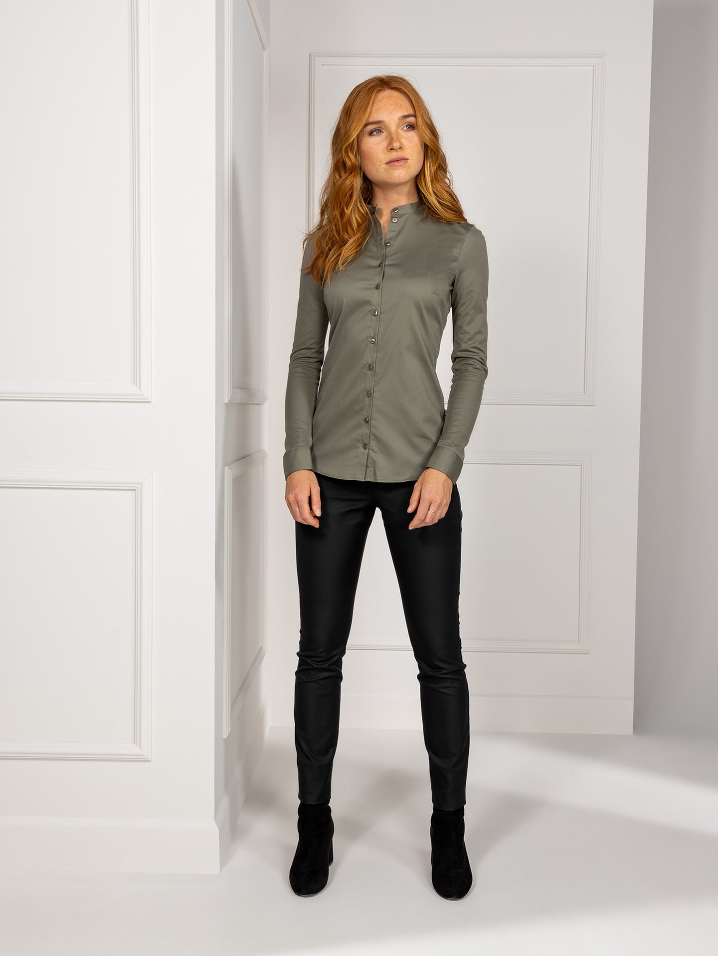 Light Gray Lisa Olivette Le Nouveau Chef Light Gray Lisa Olivette Le Nouveau Chef
